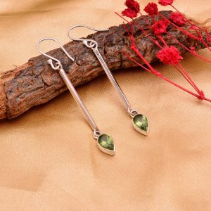Silver Pear Peridot Earring