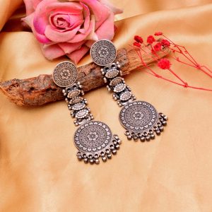 Motif Long Ghungru Earring