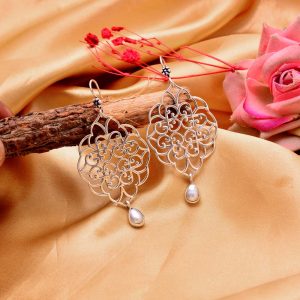 Silver Crafted Pearl Earring