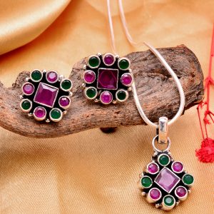 Silver color stone pendent set